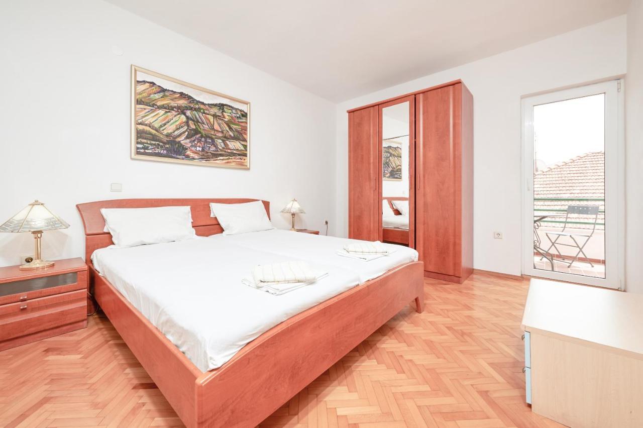 Vila Veljko Okrug Gornji Rom bilde